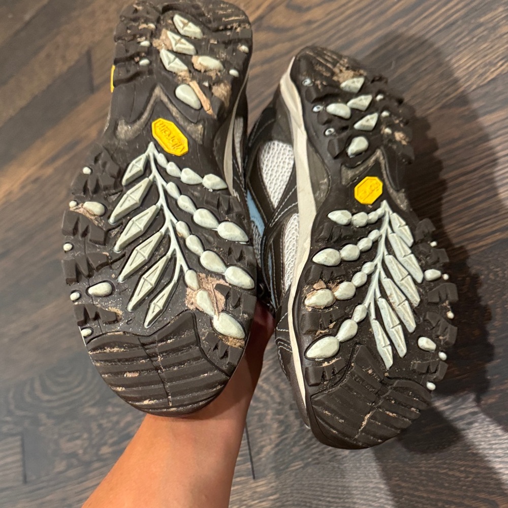 Women's North Face hiking shoes - Picture 4 of 5